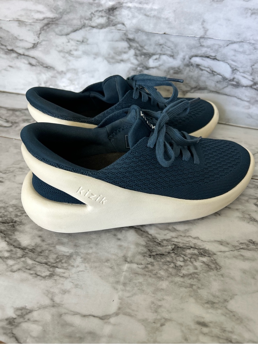 Kizik Women’s Size 7 Roamer Hands Free slip on Sneakers tennis Shoes in navy